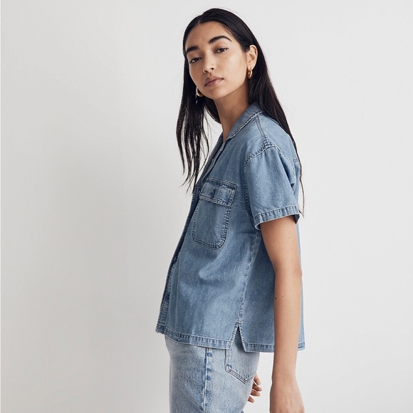 Madewell Denim Camp Shirt in Holcrest Wash - Picture 2 of 5